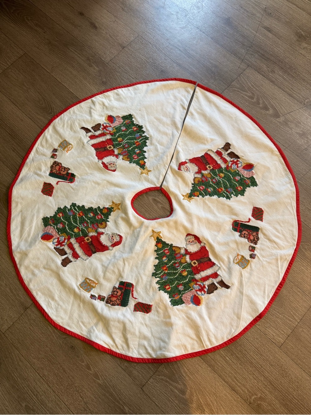 Vintage Handmade Needlepoint Christmas Tree Skirt